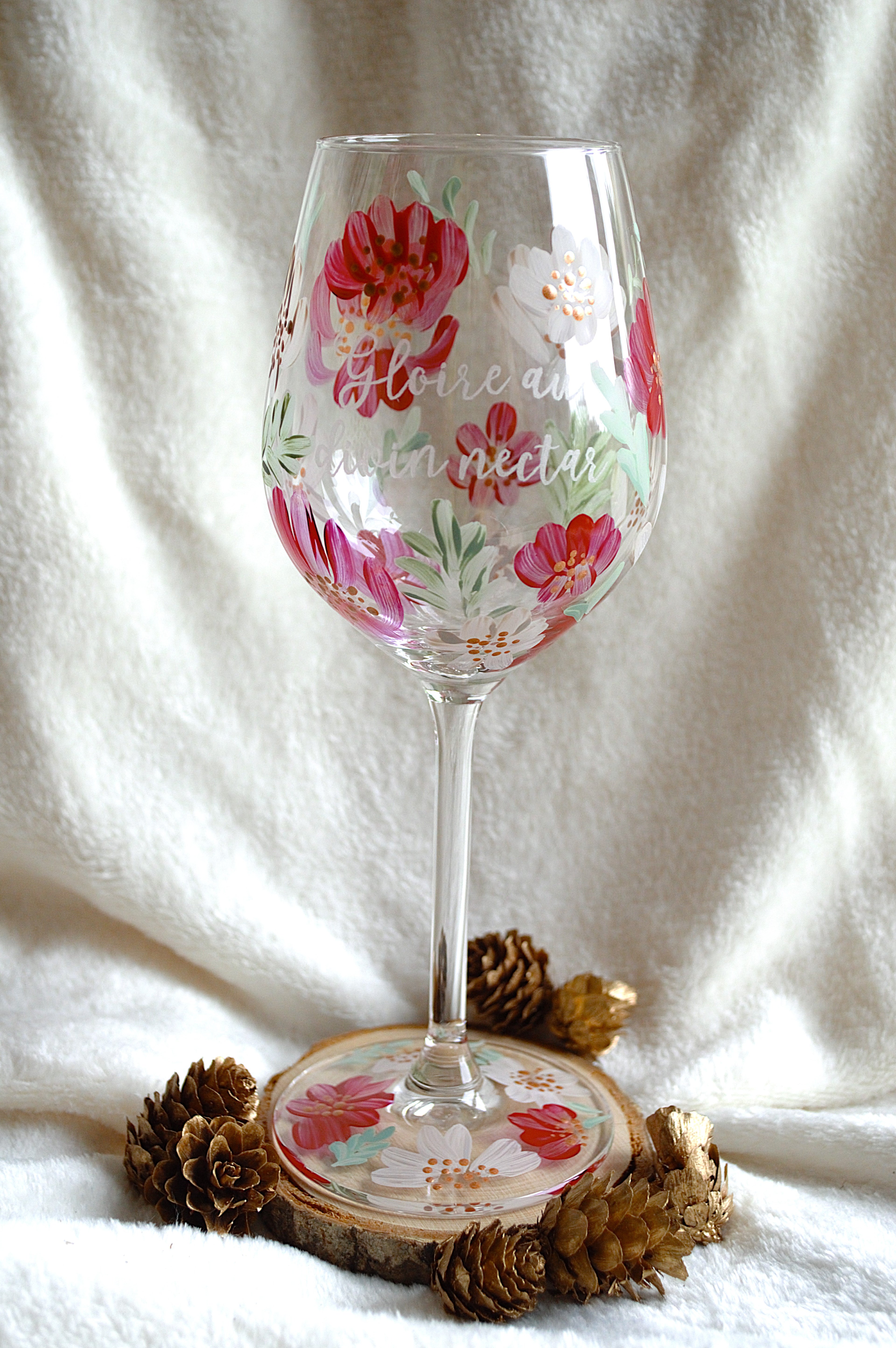 Verre à vin personnalisé motif fleuri