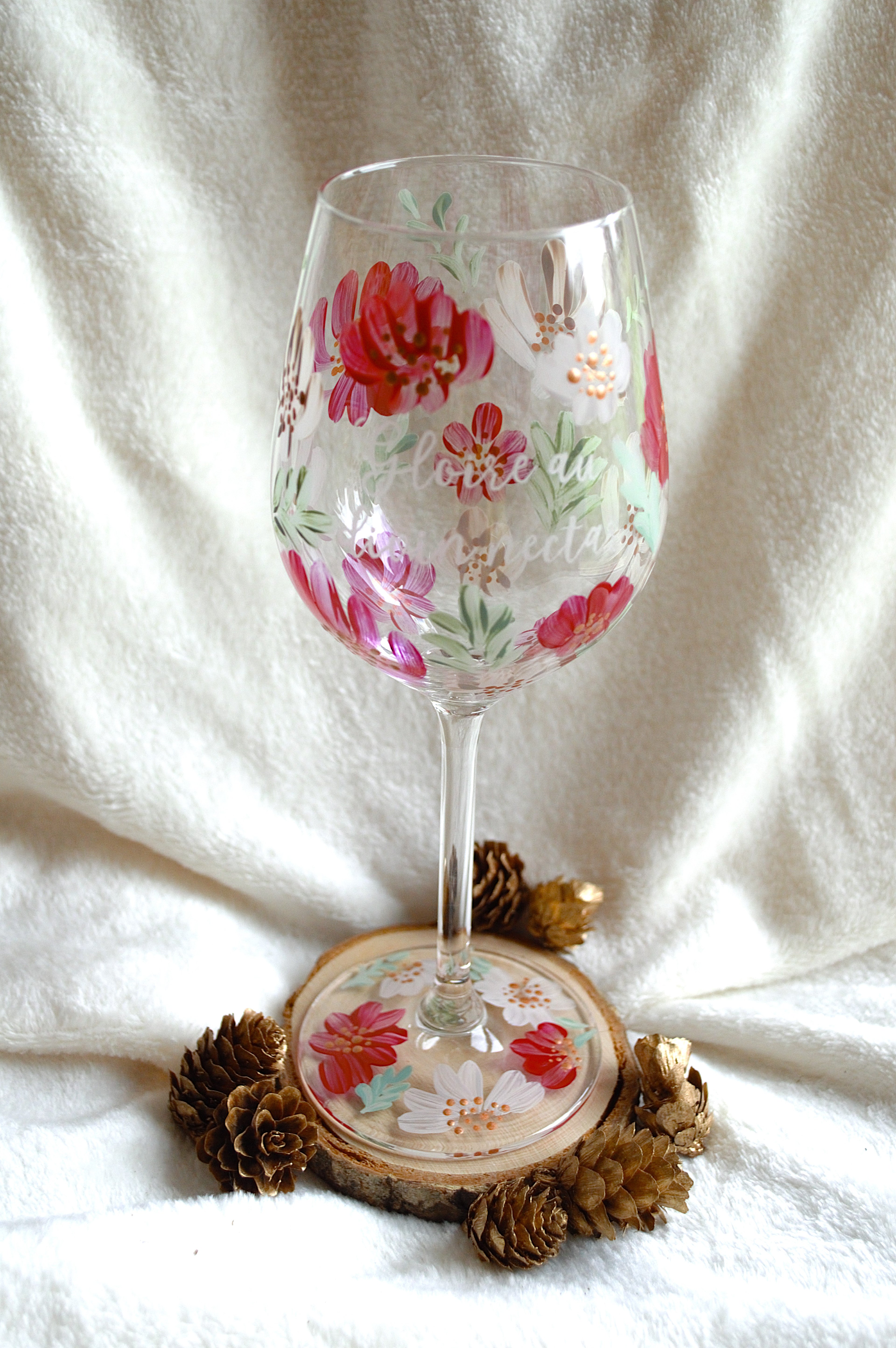 Verre à vin personnalisé motif fleuri