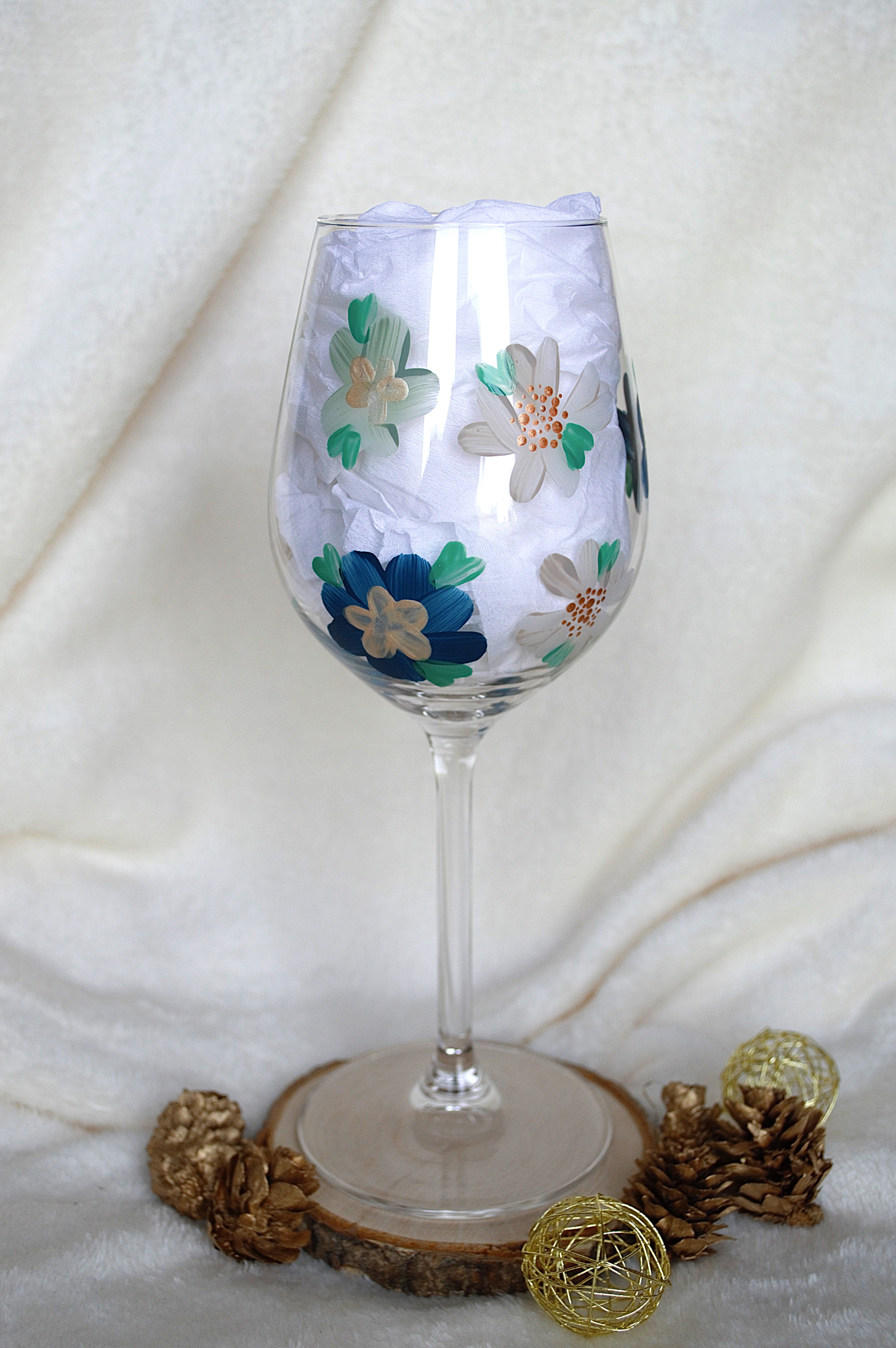 Verre à vin fleuri bleu/vert/gris